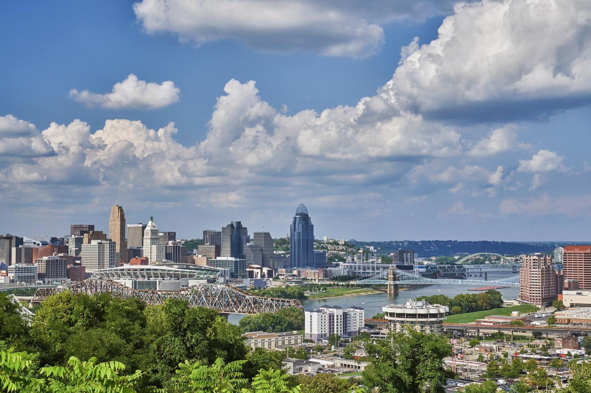Graduate By Hilton Cincinnati Exterior foto